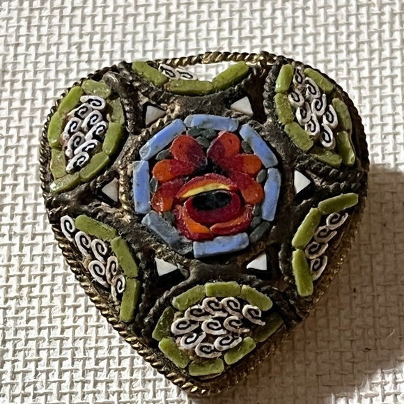 Vintage V Villani mini mosaic inlay heart brooch . Made in Italy - Picture 3 of 6